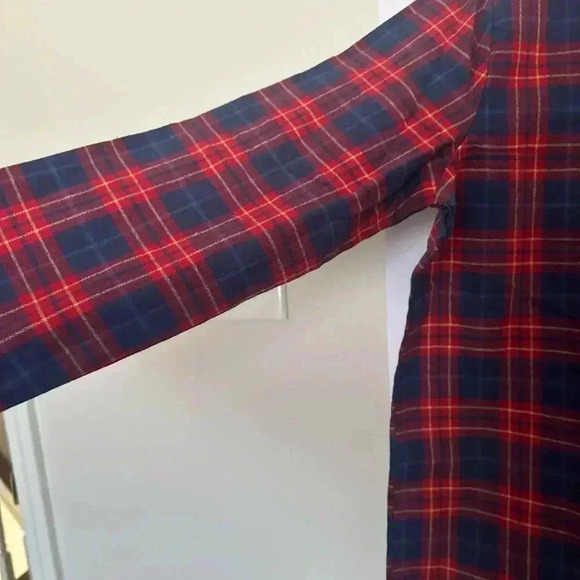 The Company Store girls flannel night shirt. Color red and navy. Size 14/16 NWT - Picture 4 of 6